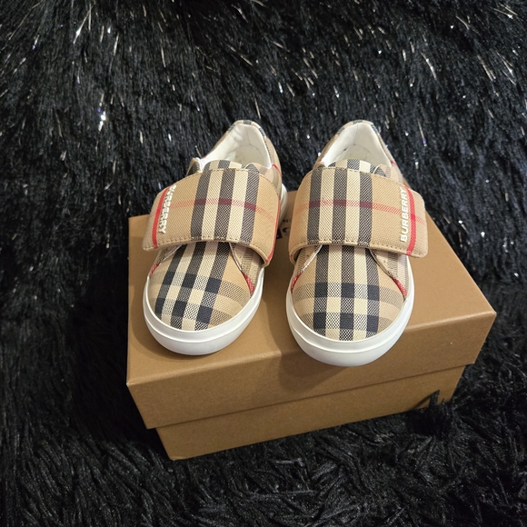 Burberry Kids Checkered Sneakers - Beige and Red - Picture 2 of 4
